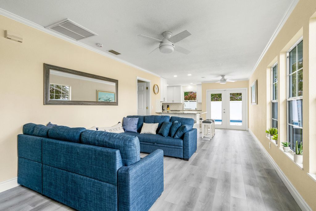 Photo of 1510 3rd Court, Vero Beach, FL 32960 (MLS # R11167795)