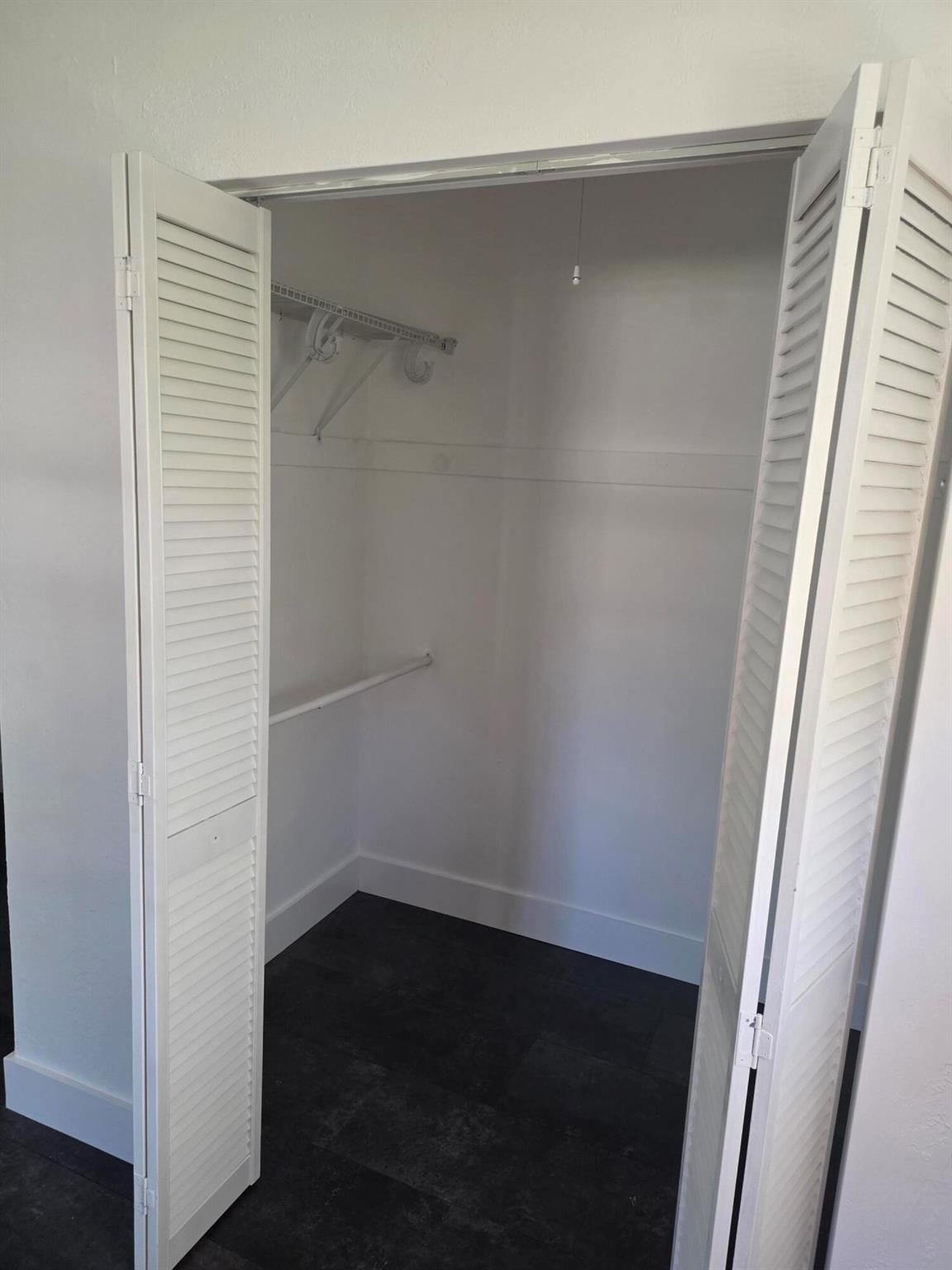 PARADISE PORT - Residential Lease