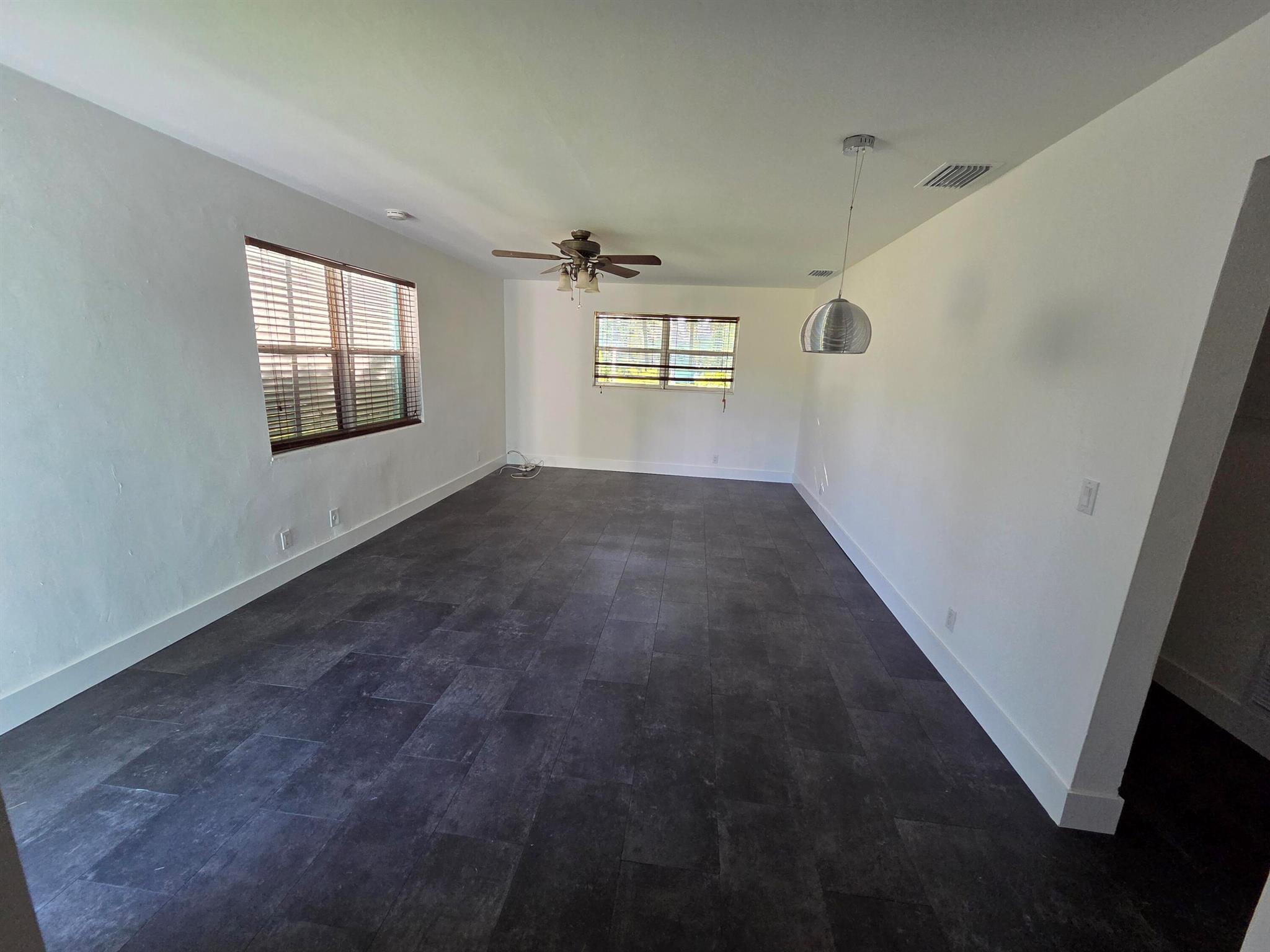 PARADISE PORT - Residential Lease