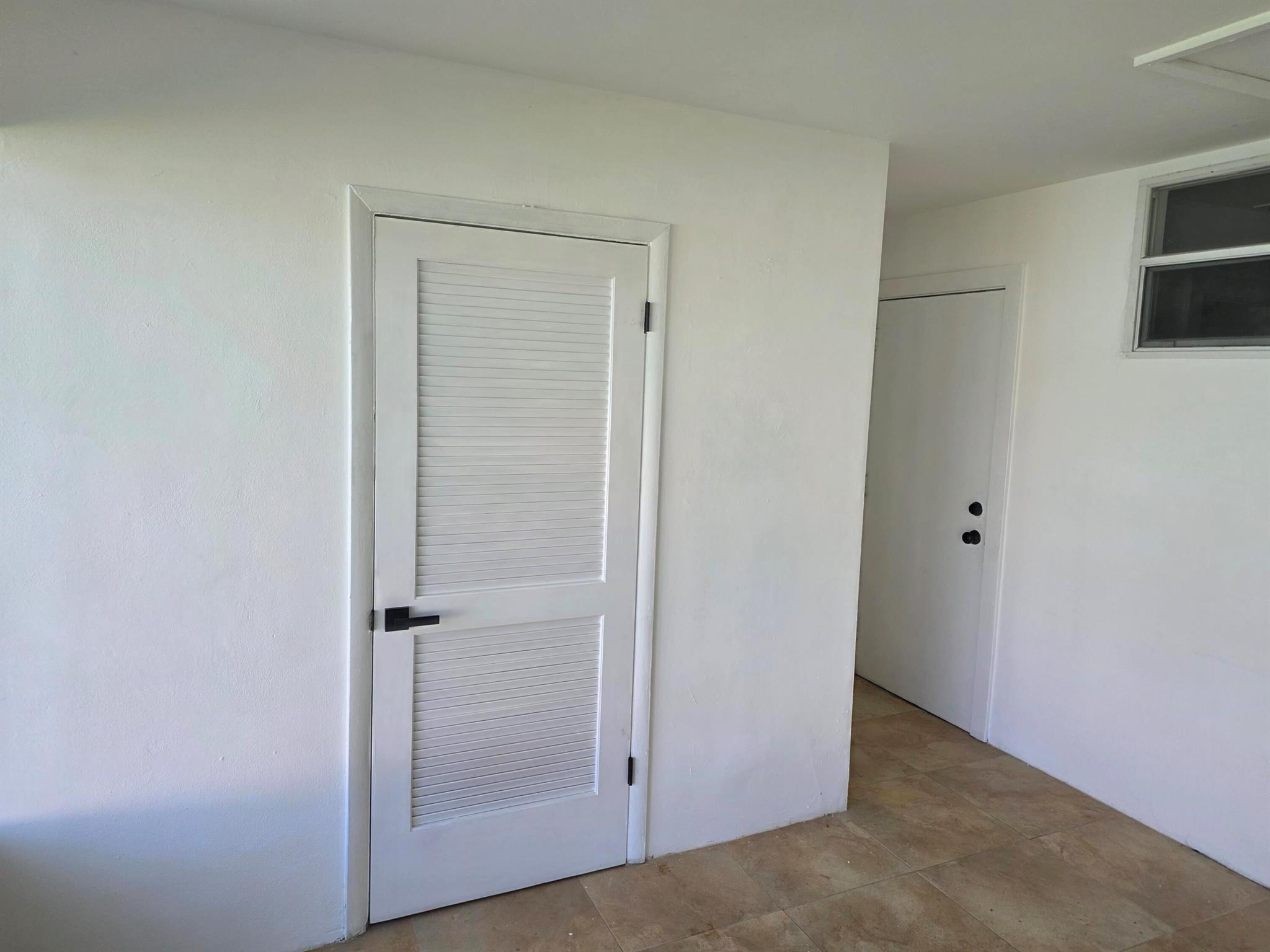 PARADISE PORT - Residential Lease