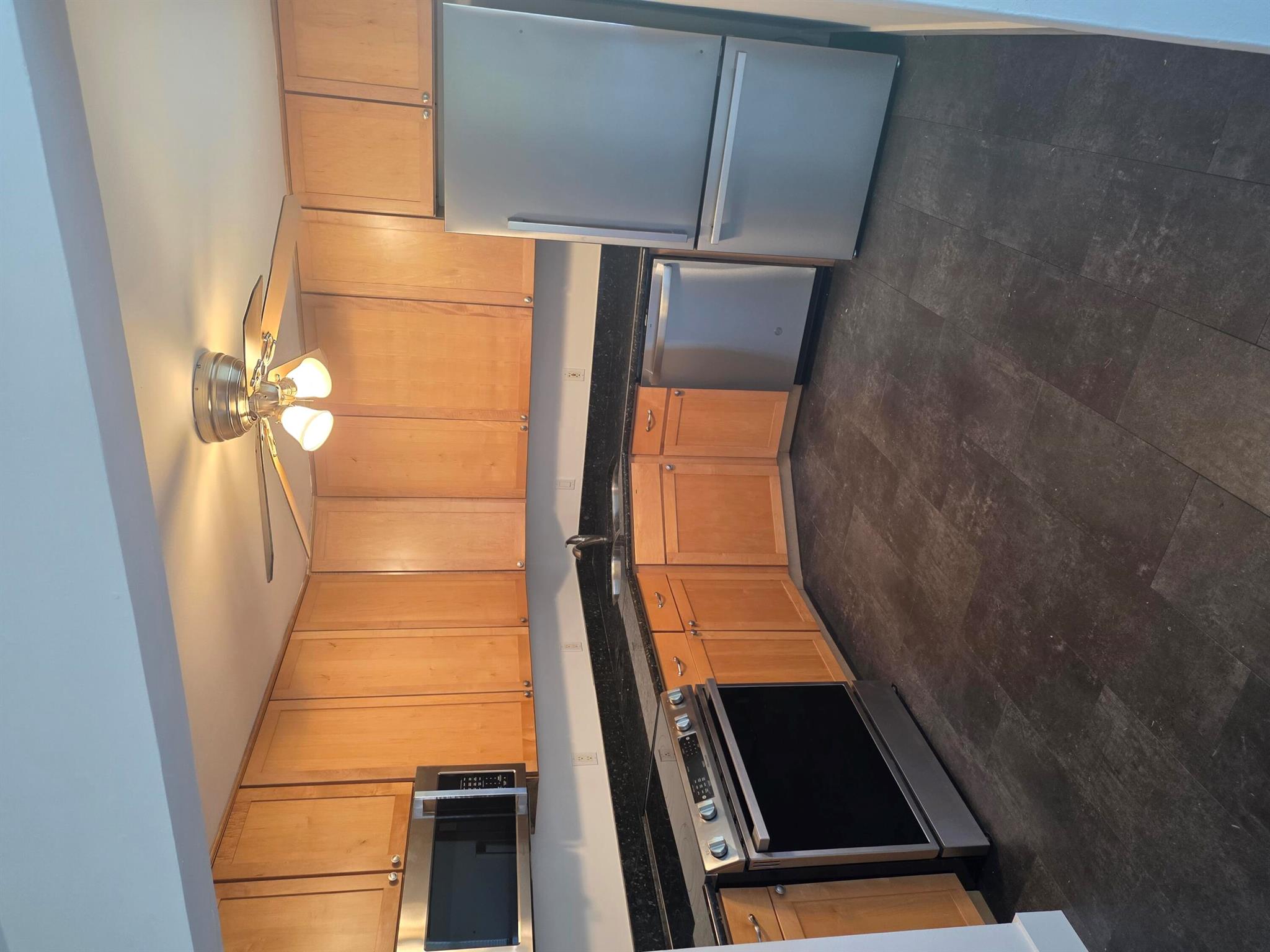 PARADISE PORT - Residential Lease