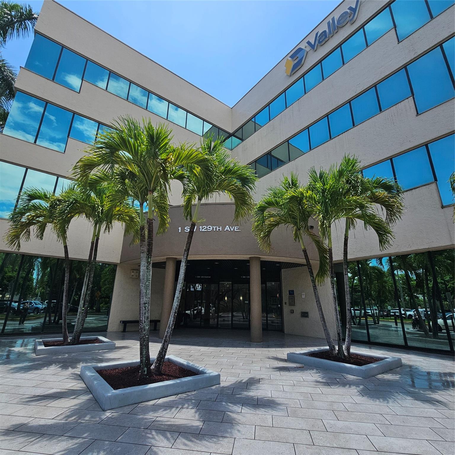 Turnkey, excellent office located in the heart of Pembroke Pines just off of Pines Blvd and Flamingo Road. Perfect for someone searching for professional or medical use. Available immediately. Minimum 2-year lease term.
