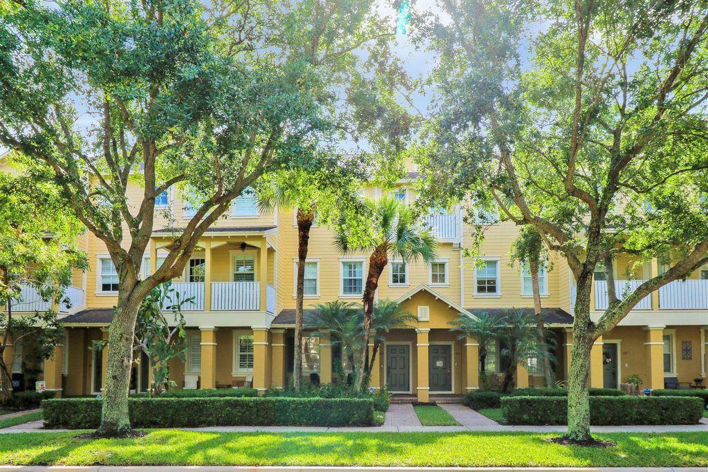 Photo of 123 E Thatch Palm Circle, Jupiter, FL 33458 (MLS # R11095573)