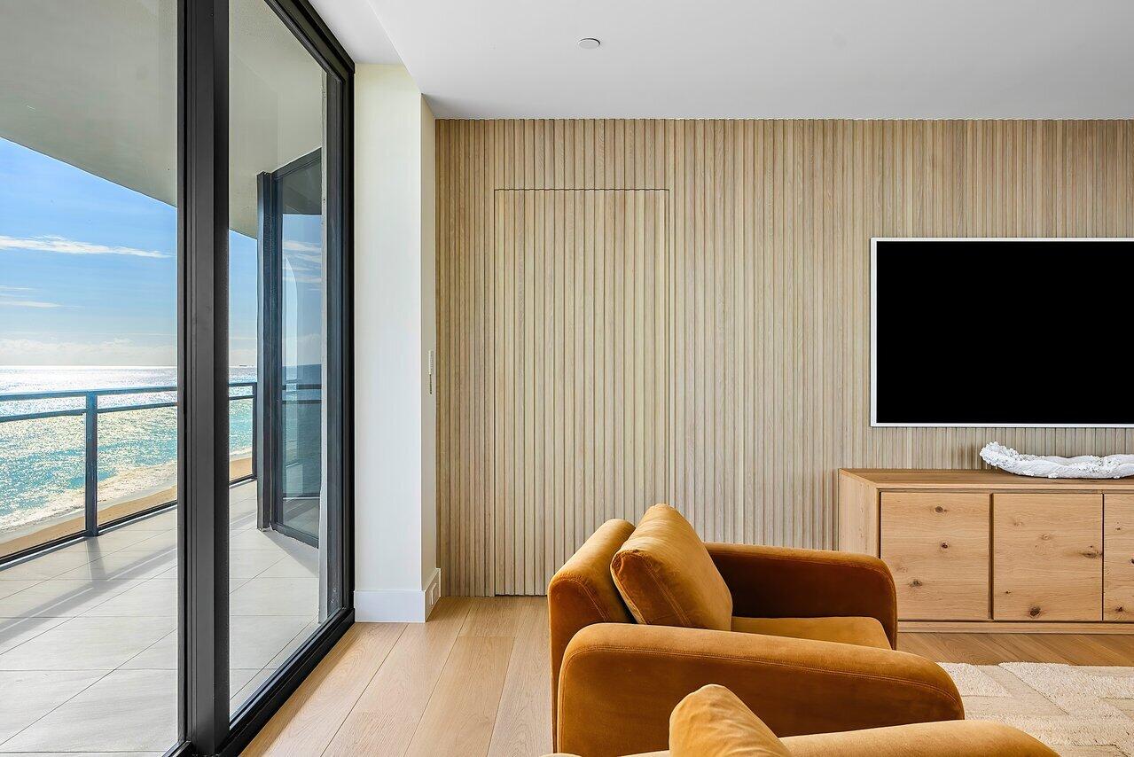 PALM BEACH HAMPTON CONDO - Residential