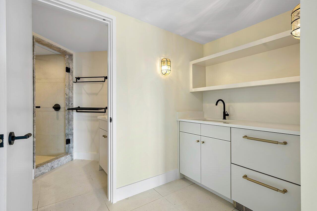 PALM BEACH HAMPTON CONDO - Residential