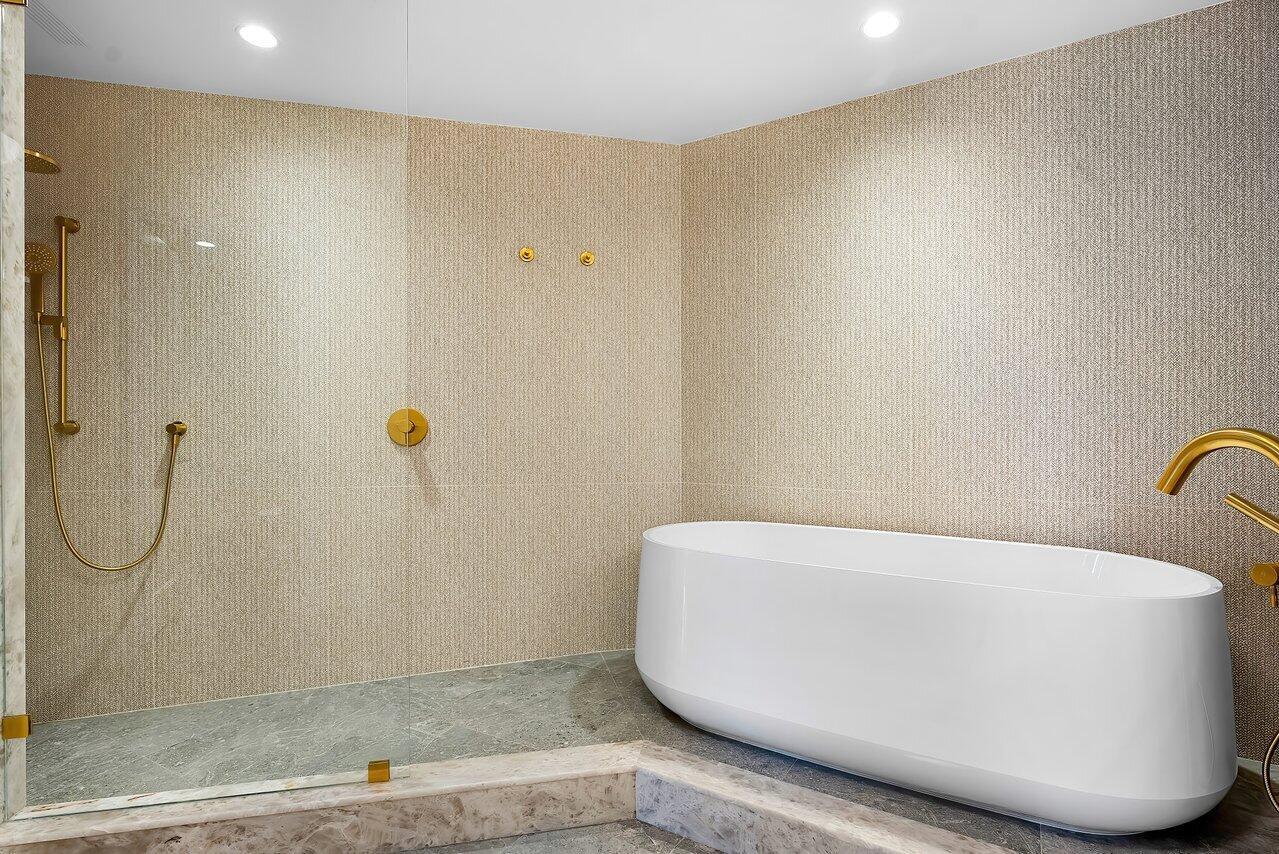 PALM BEACH HAMPTON CONDO - Residential