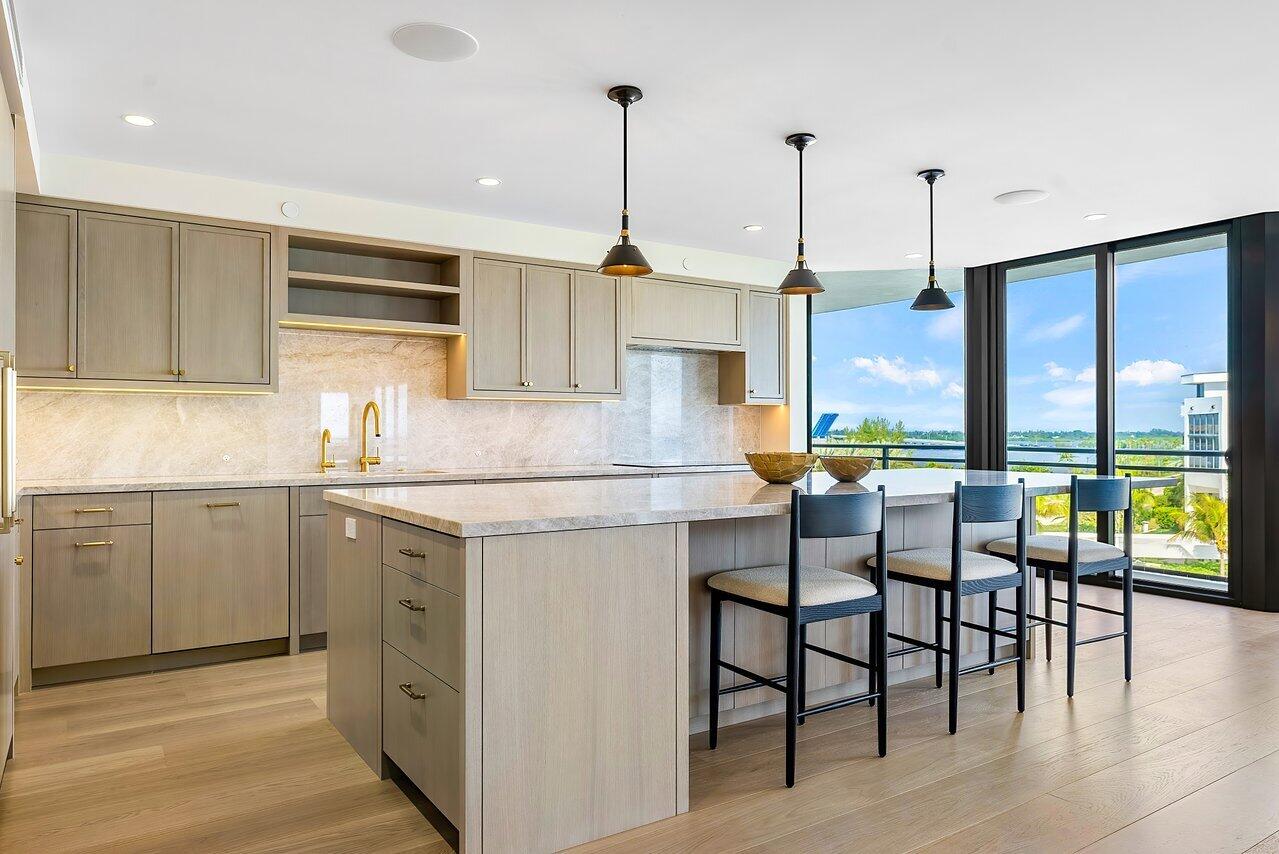 PALM BEACH HAMPTON CONDO - Residential