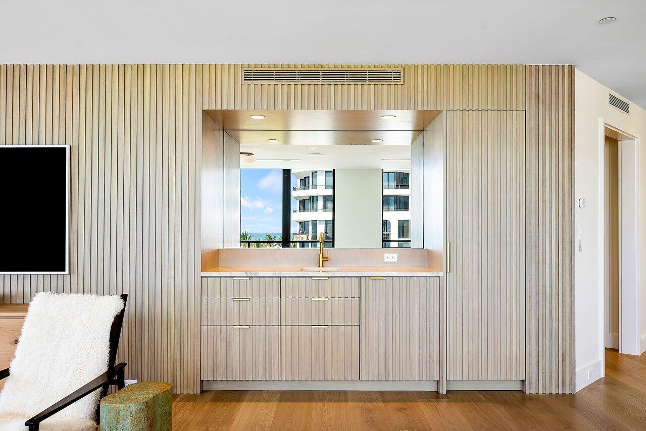 PALM BEACH HAMPTON CONDO - Residential