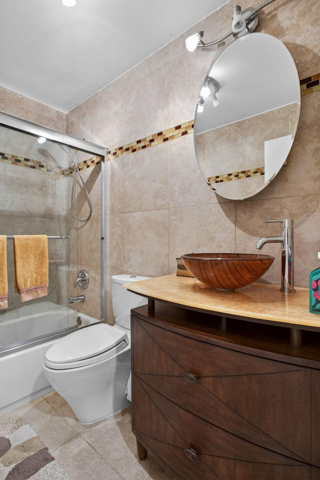 LAKE COLONY - Residential