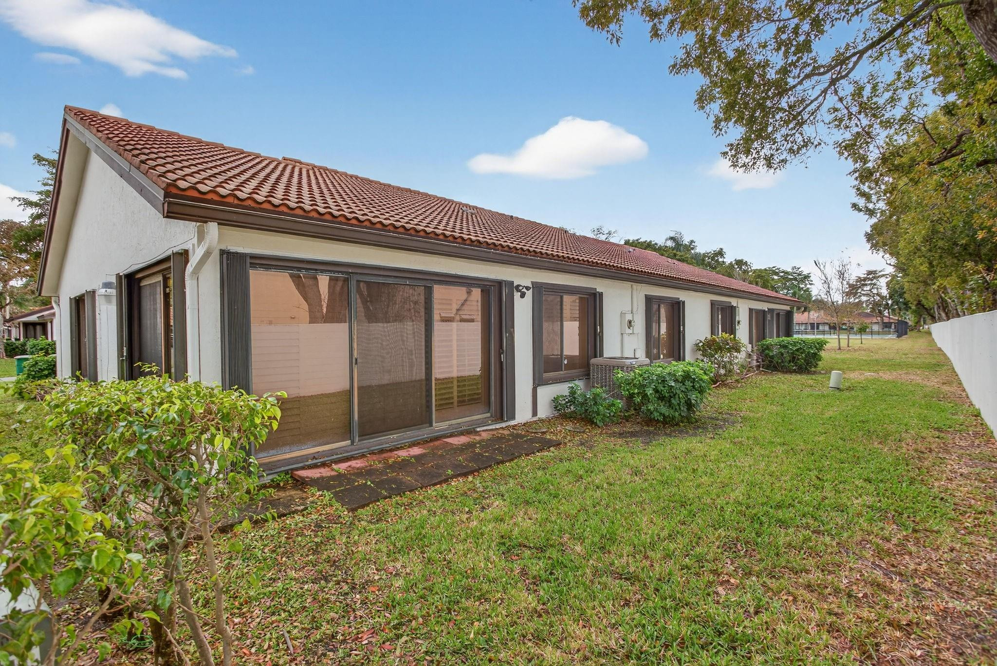 LAKE COLONY - Residential