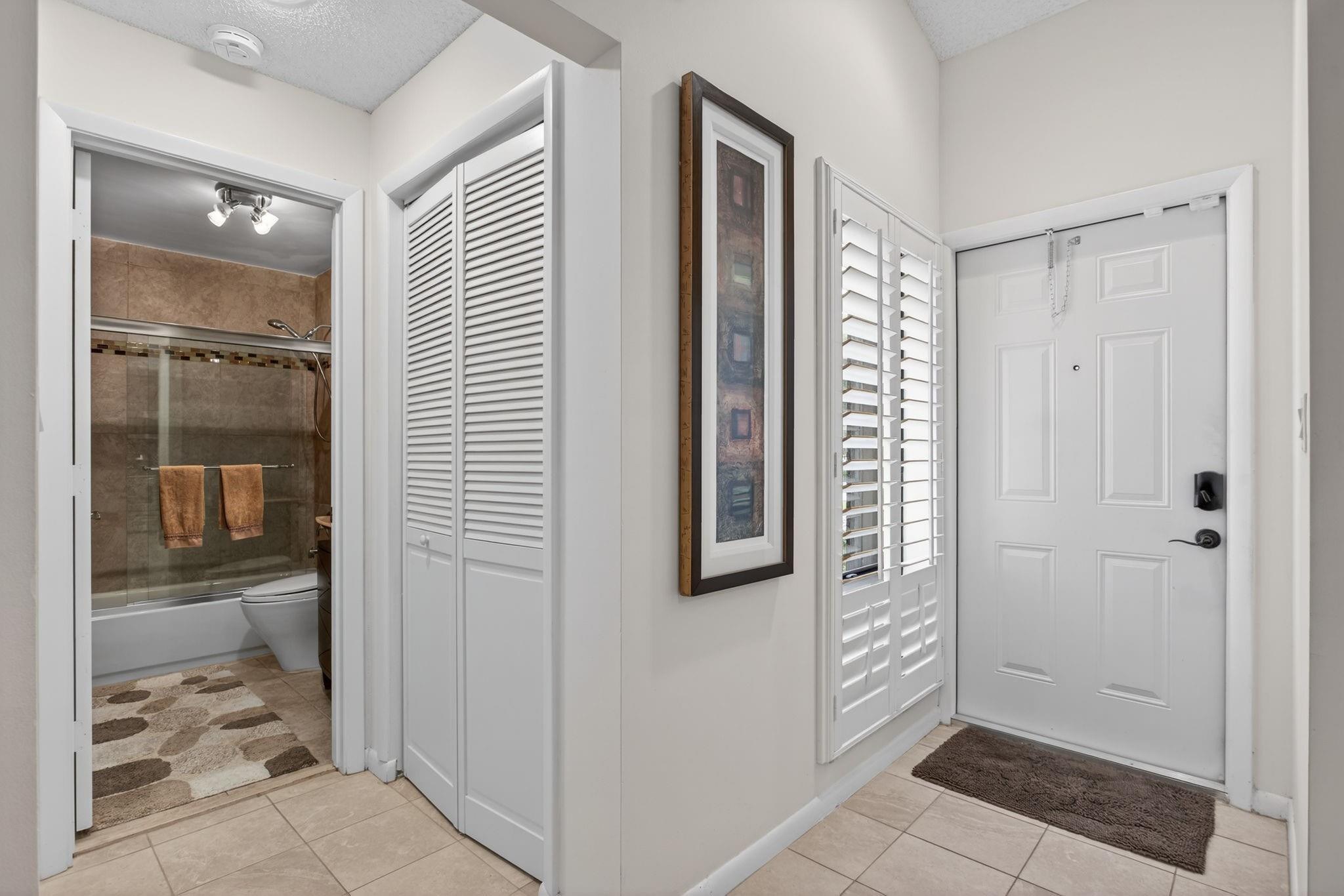 LAKE COLONY - Residential