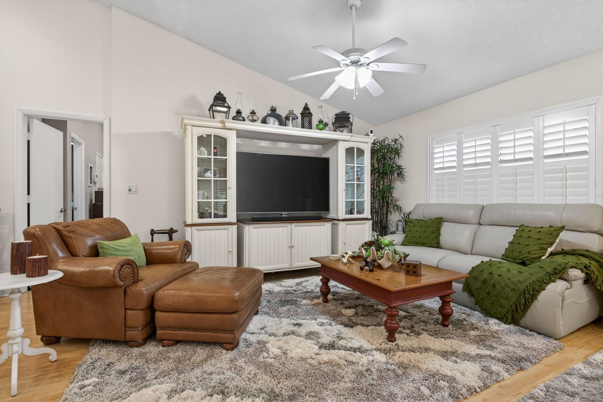 LAKE COLONY - Residential