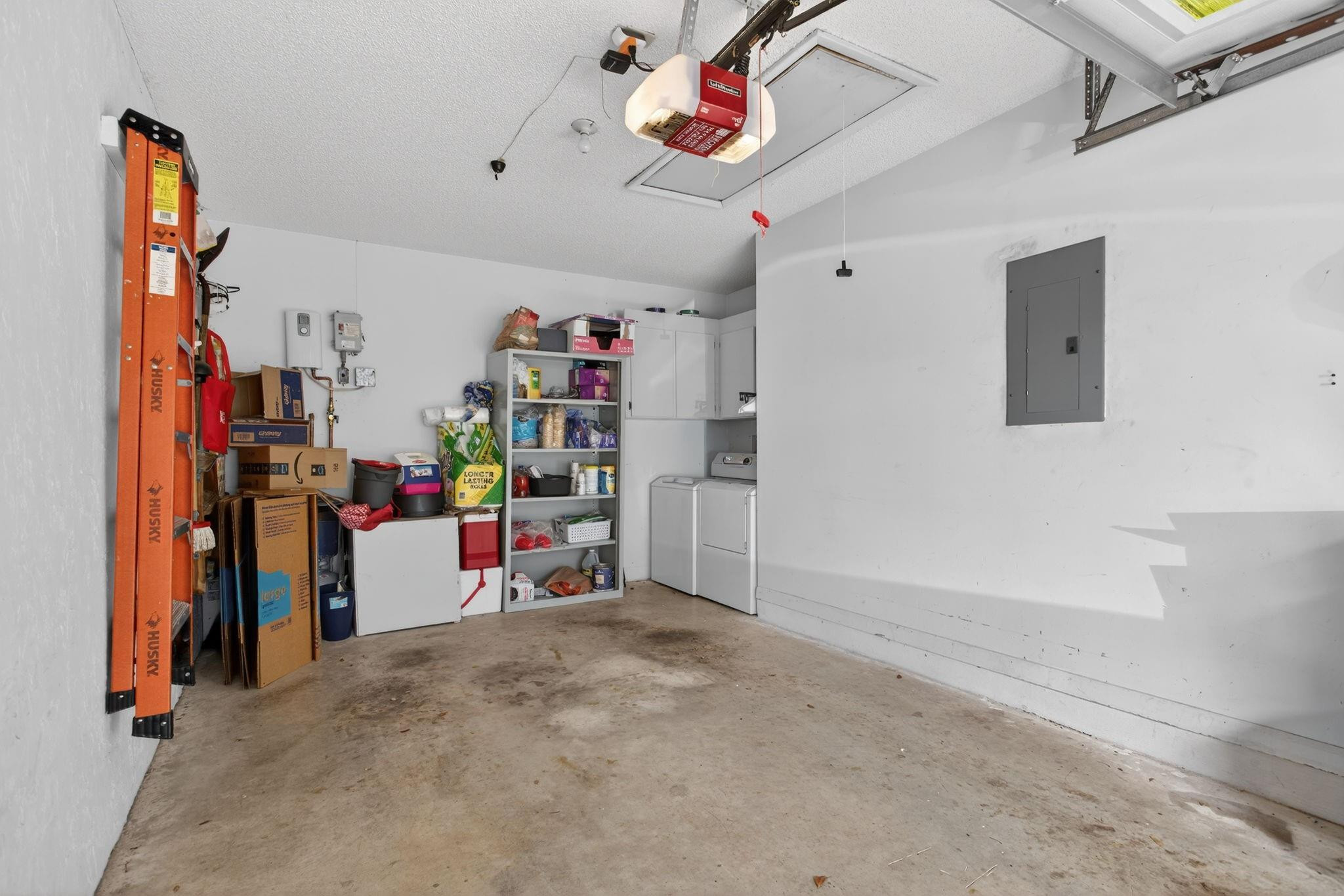 LAKE COLONY - Residential