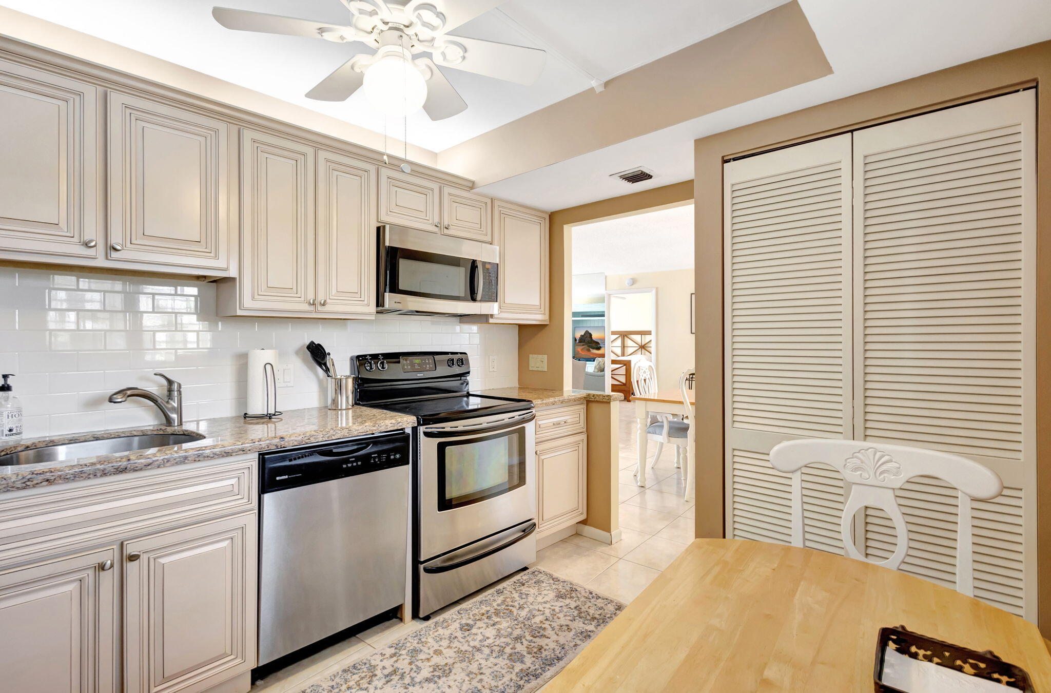400 OCEAN TRAIL Way 209