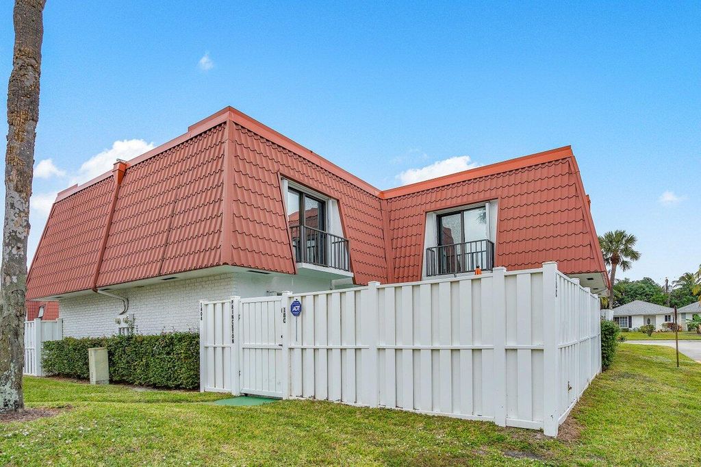 Photo of 1404 Princeton Lane, Boynton Beach, FL 33426 (MLS # R10961895)