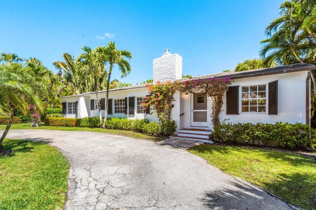 Photo of 1171 N Ocean Way, Palm Beach, FL 33480 (MLS # R10981152)