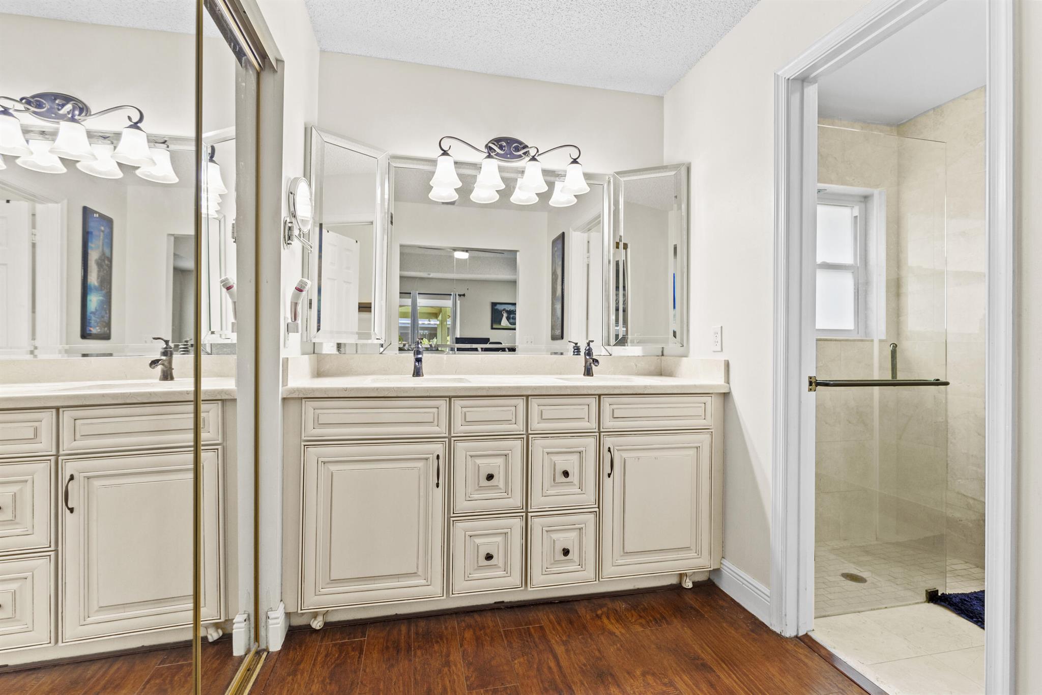 WINSTON PARK SECTION TWO- - Residential