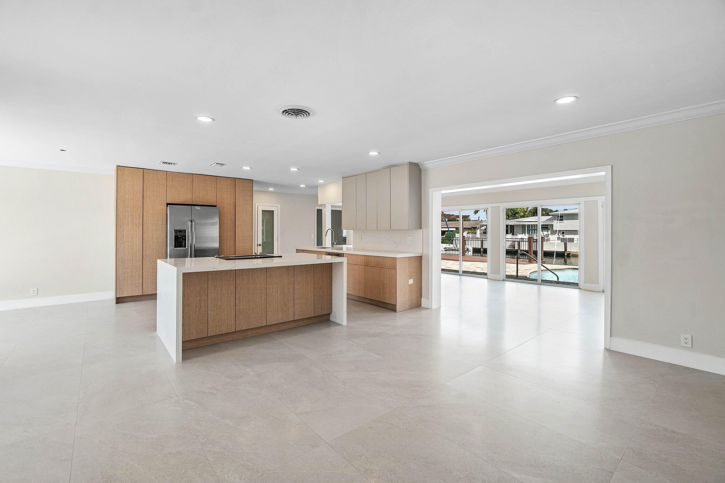 1525 SE 6TH Street