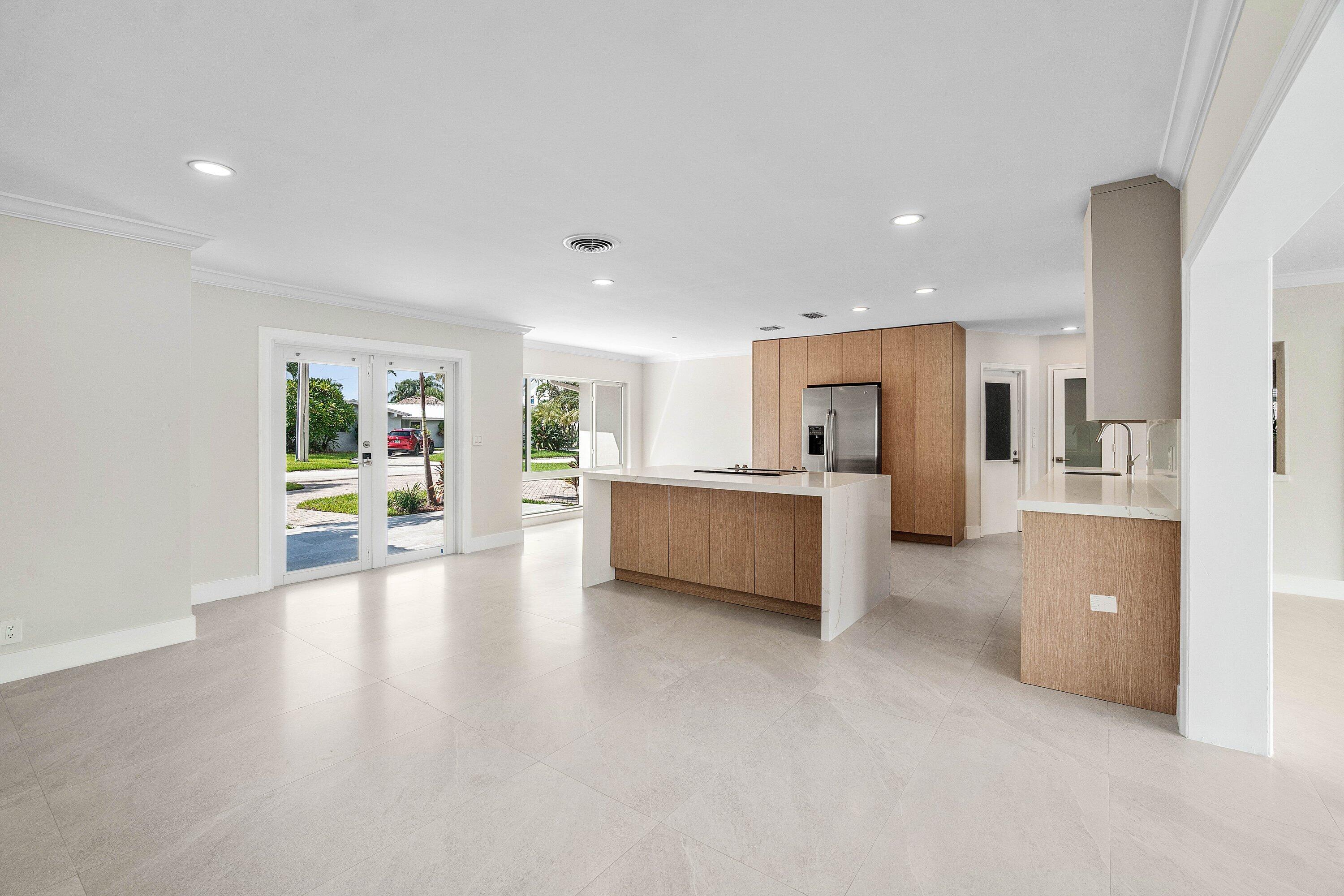 1525 SE 6TH Street