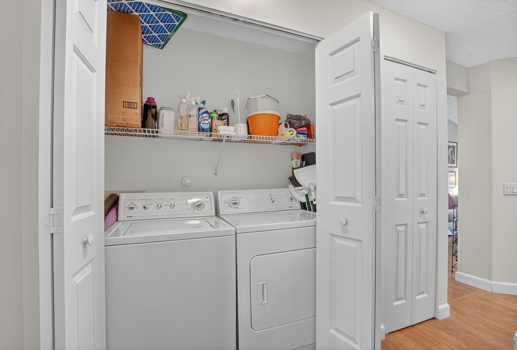 COACH HOUSES OF TOWN PLACE CONDO - Residential