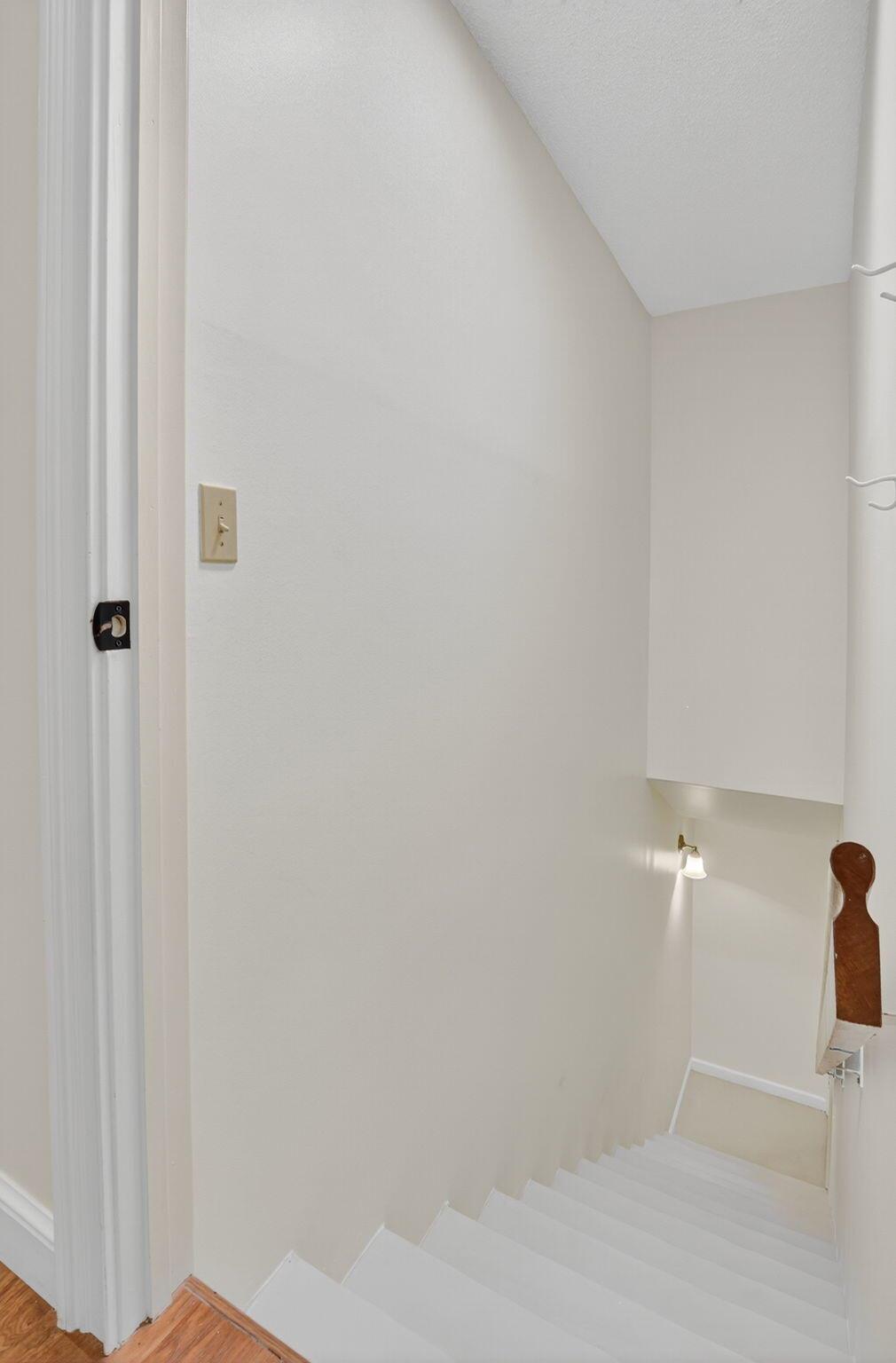 COACH HOUSES OF TOWN PLACE CONDO - Residential