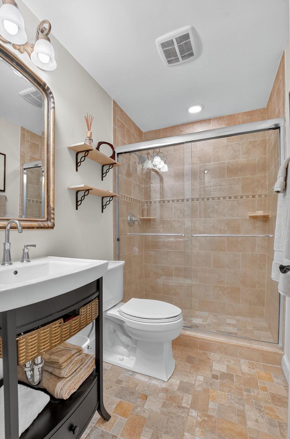 COACH HOUSES OF TOWN PLACE CONDO - Residential