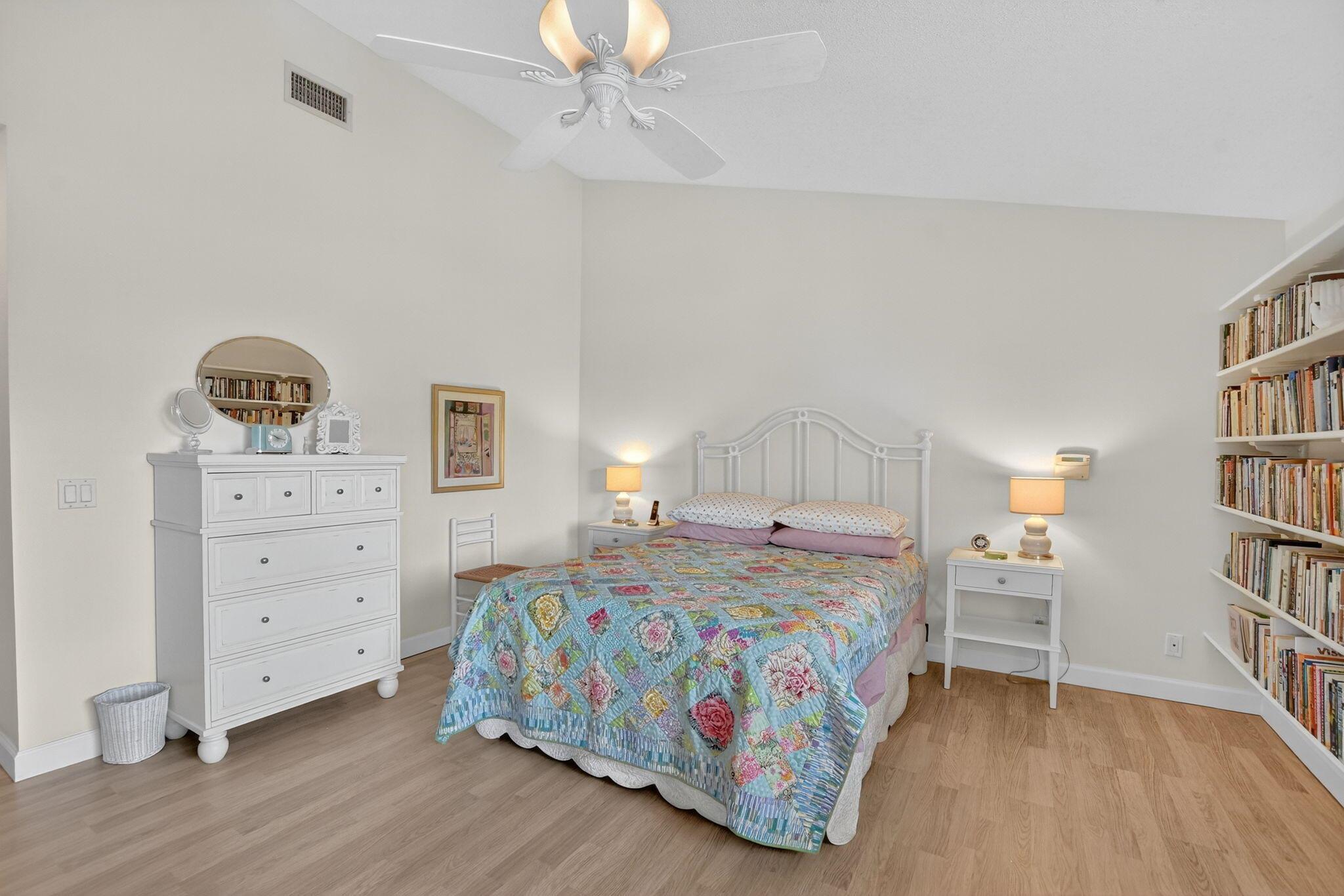 COACH HOUSES OF TOWN PLACE CONDO - Residential