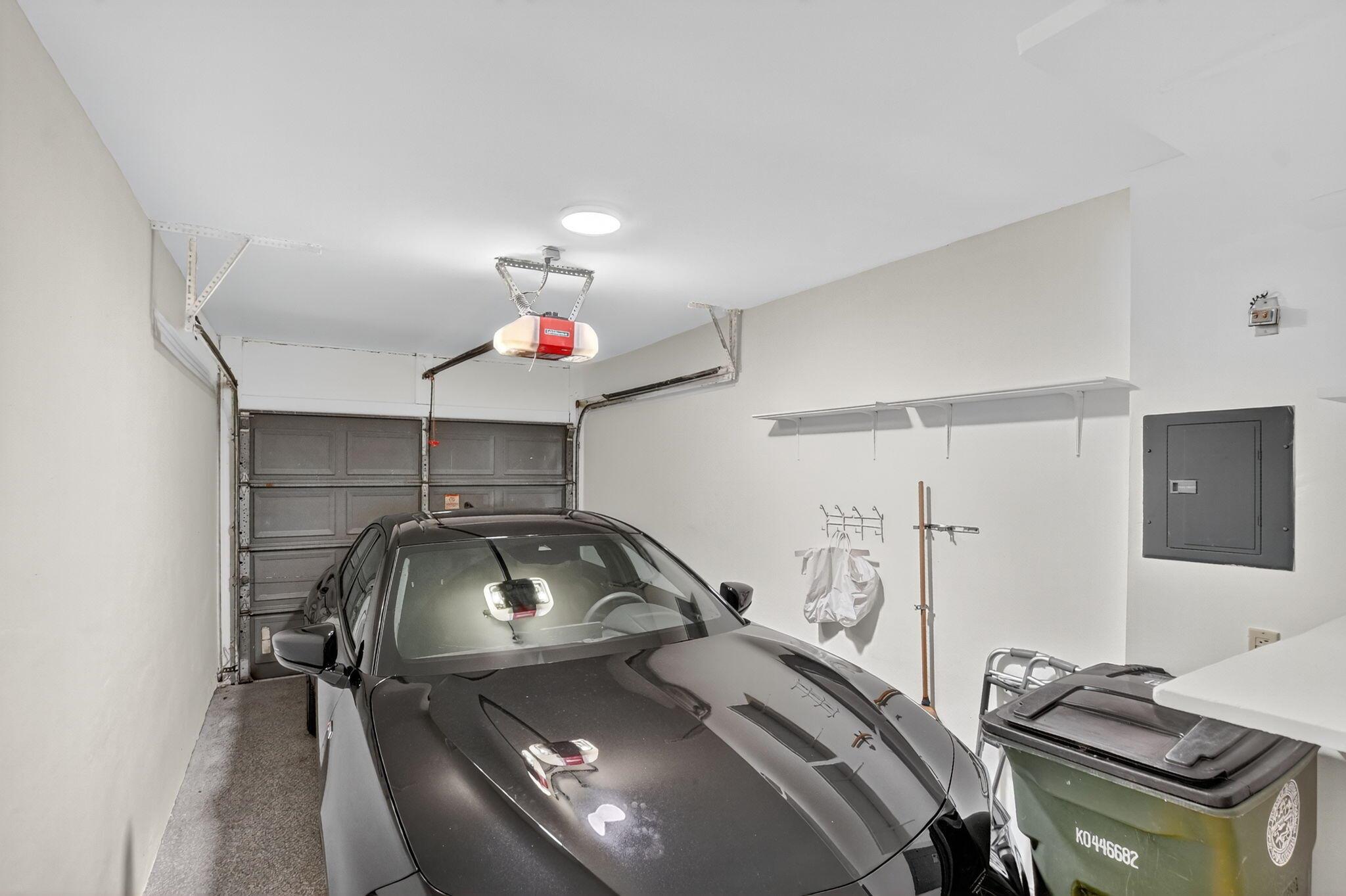 COACH HOUSES OF TOWN PLACE CONDO - Residential