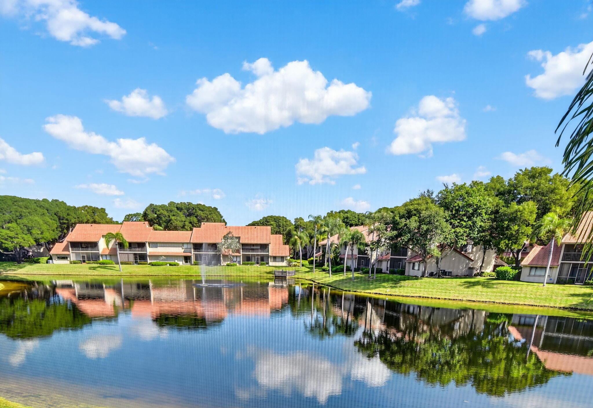 COACH HOUSES OF TOWN PLACE CONDO - Residential