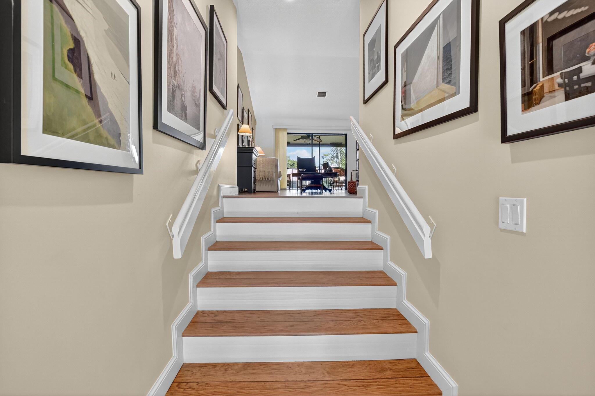 5751 Coach House Circle G, Boca Raton, FL, 33486/$399,000 3 5751 Coach House Circle G