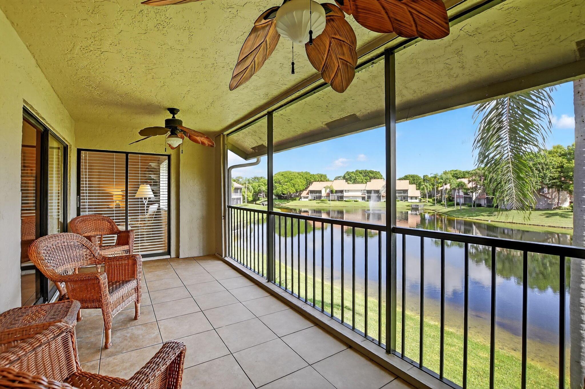 COACH HOUSES OF TOWN PLACE CONDO - Residential