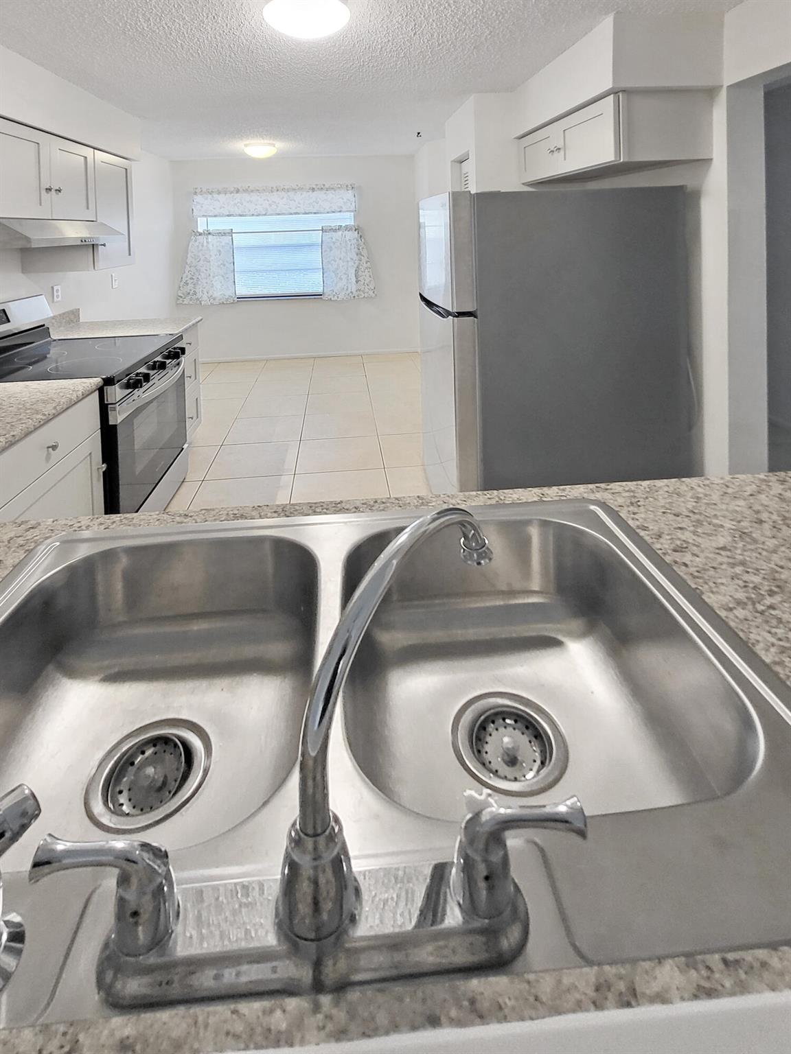 6024 Indrio Road 8, Fort Pierce, FL, 34951/$165,000 3 6024 Indrio Road 8