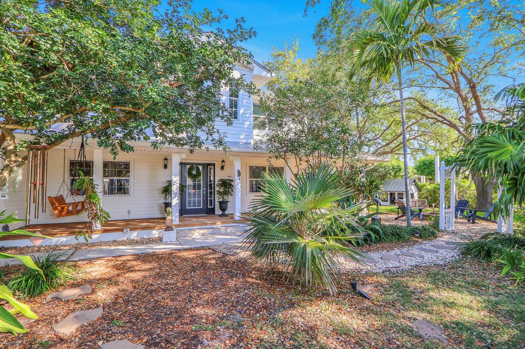 Photo of 8161 SE Helen Terrace, Hobe Sound, FL 33455 (MLS # R10971181)