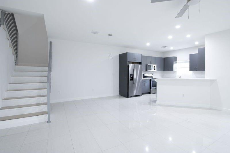 422 SE 16th St