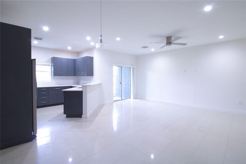 422 SE 16th St Fort Lauderdale FL 33316