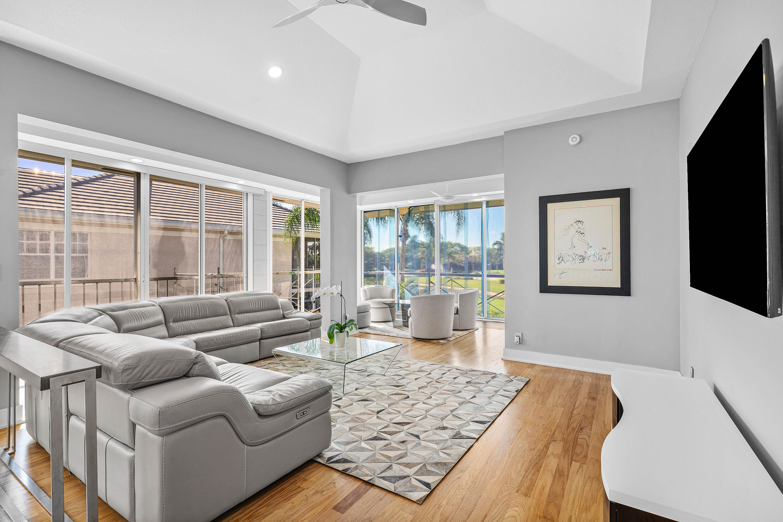 CATALINA / POLO CLUB - Residential