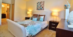 Compson Place Apartment - Residential Lease