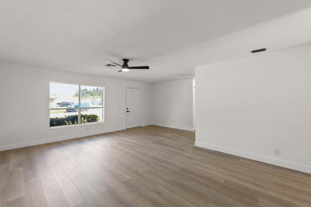 Photo of 7406 Willow Spring Circle N, Boynton Beach, FL 33436 (MLS # B26064029)