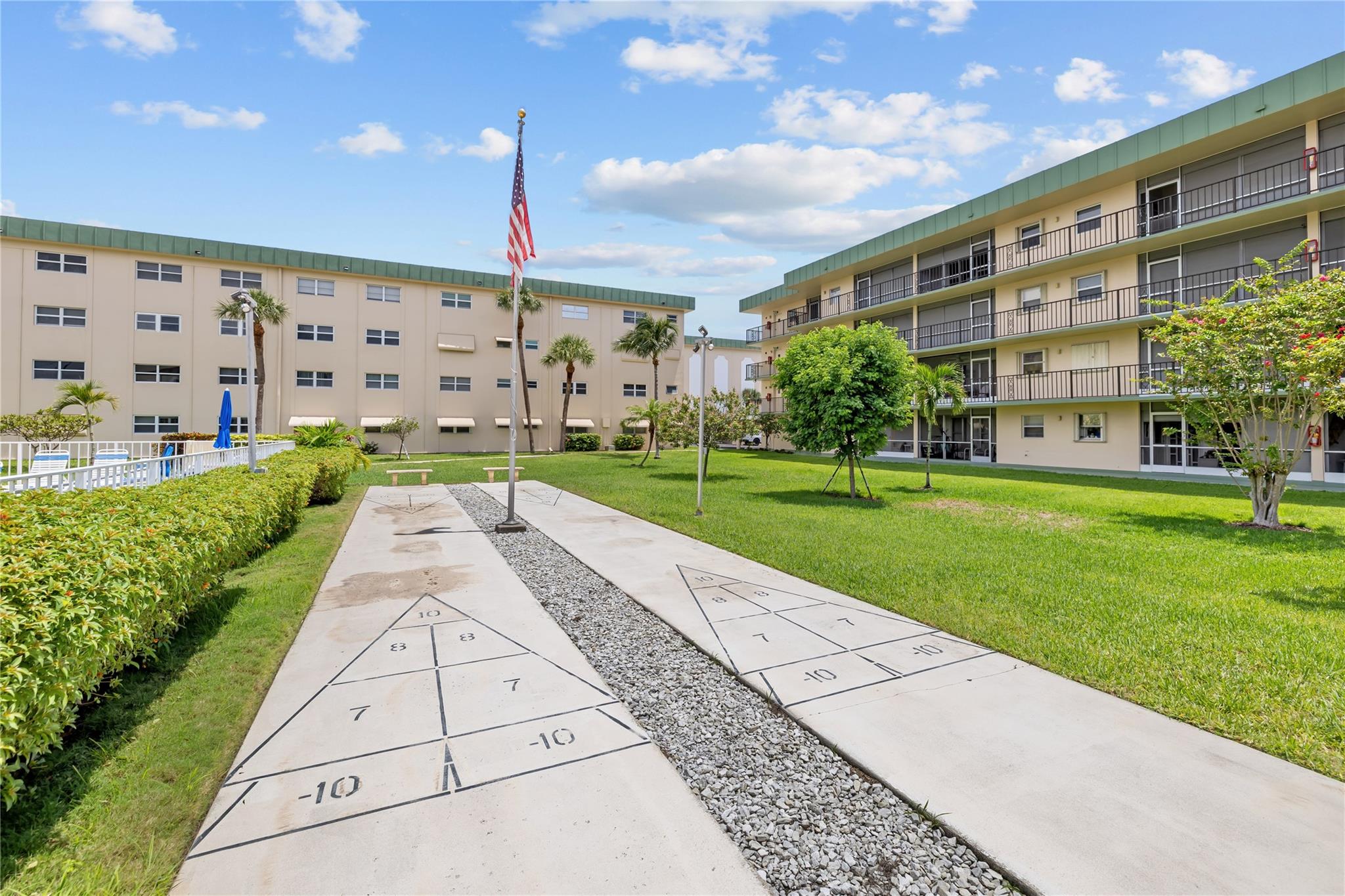 808 SE 7th St 105-B