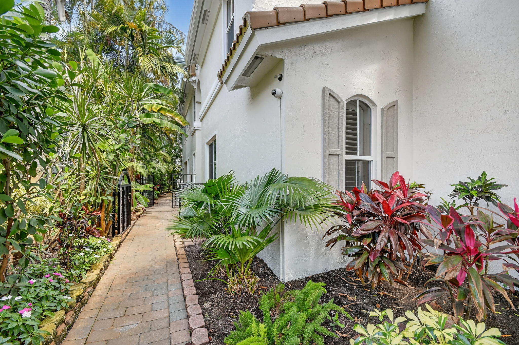 106 Las Brisas Circle