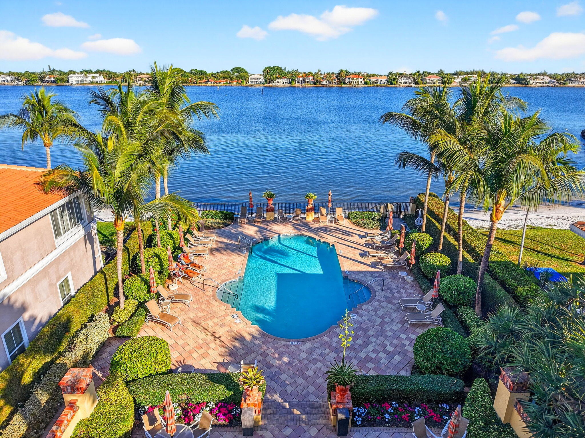 LAS BRISAS - Residential