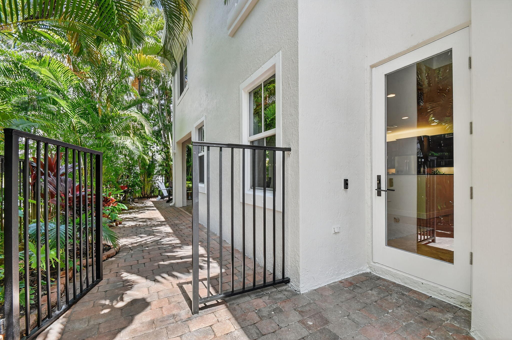 106 Las Brisas Circle