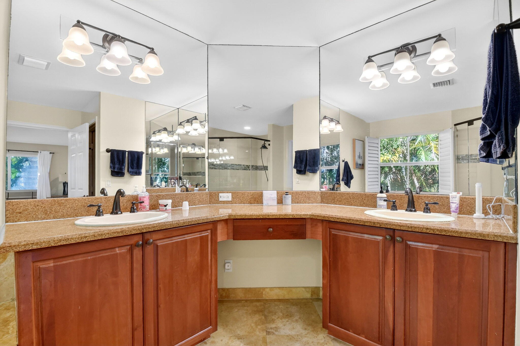 LAS BRISAS - Residential