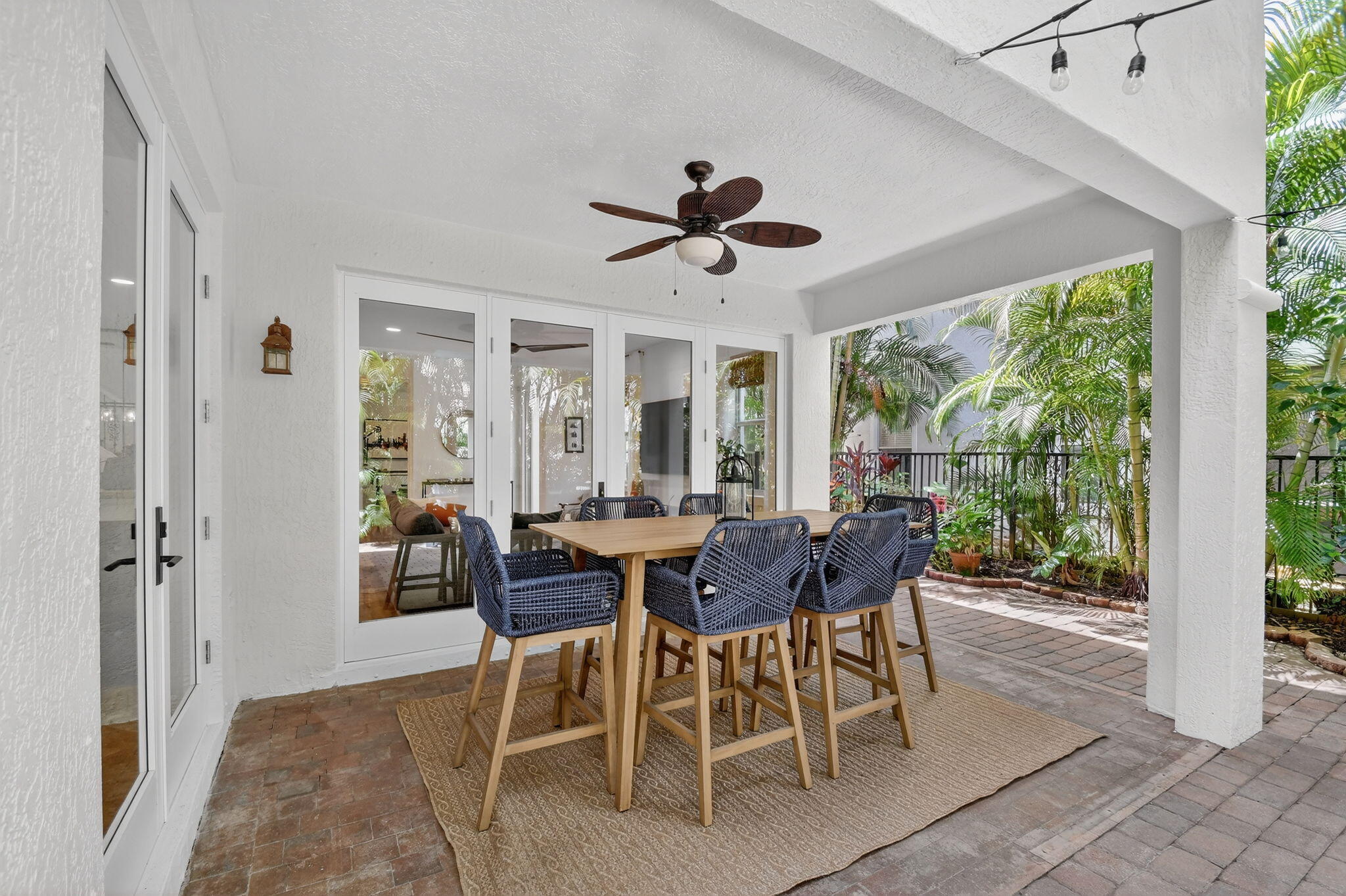 LAS BRISAS - Residential