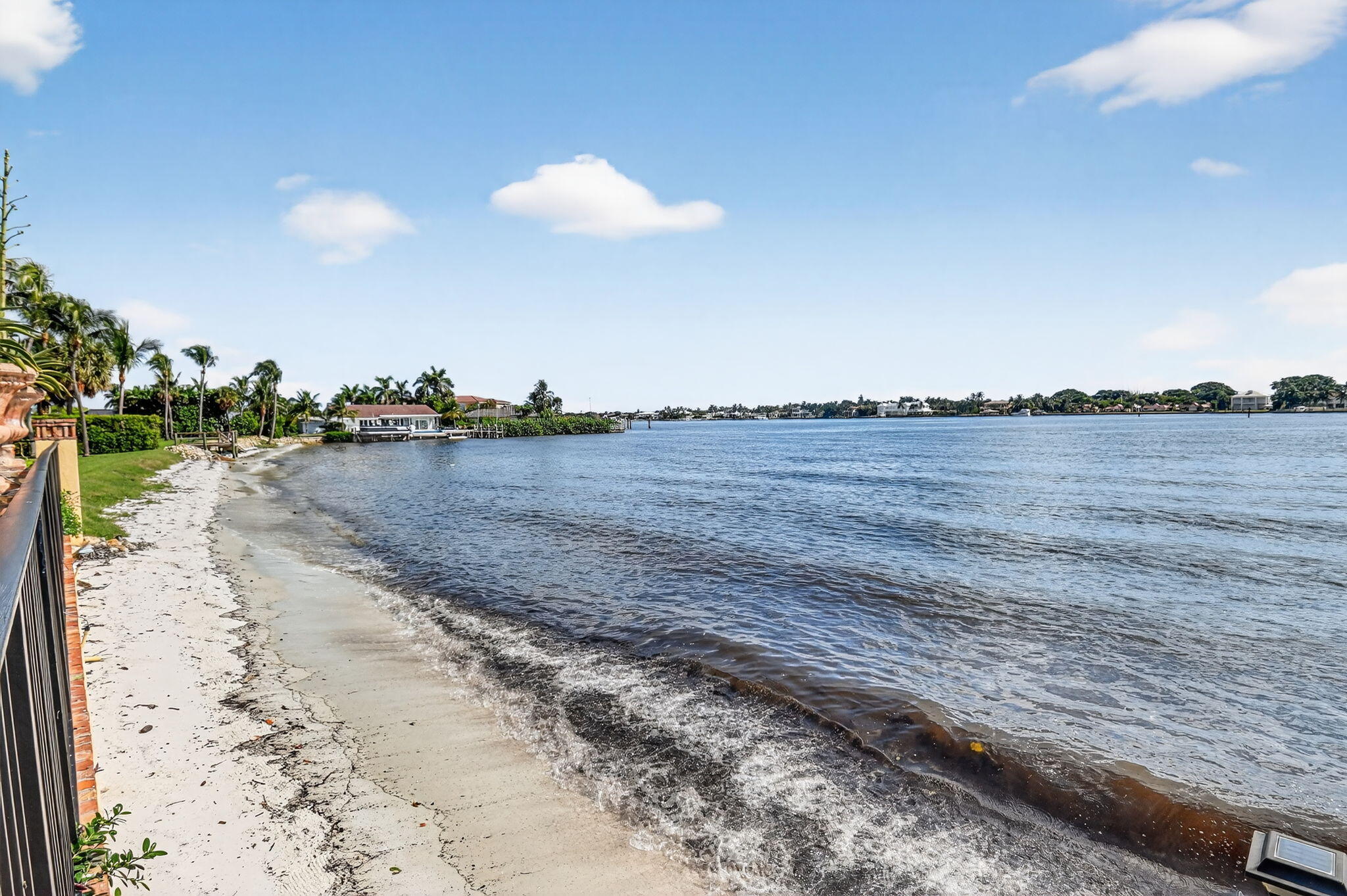 LAS BRISAS - Residential