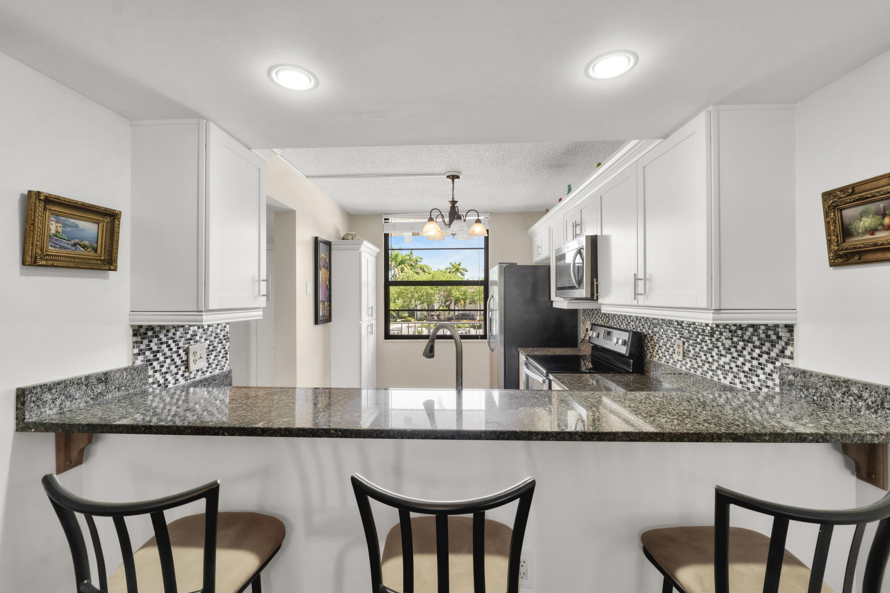 WHITEHALL CONDO OF THE LANDS OF THE PRESIDENT - Residential