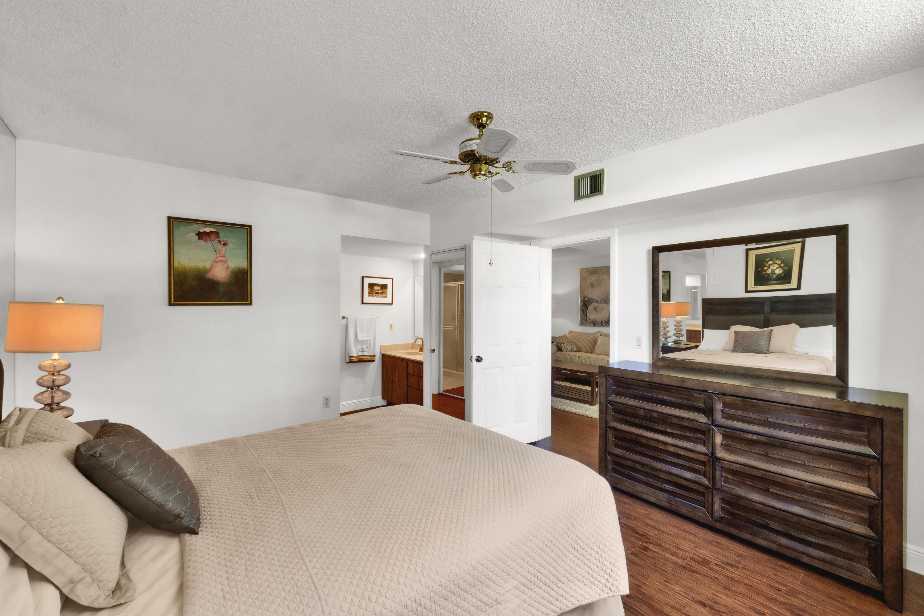 WHITEHALL CONDO OF THE LANDS OF THE PRESIDENT - Residential