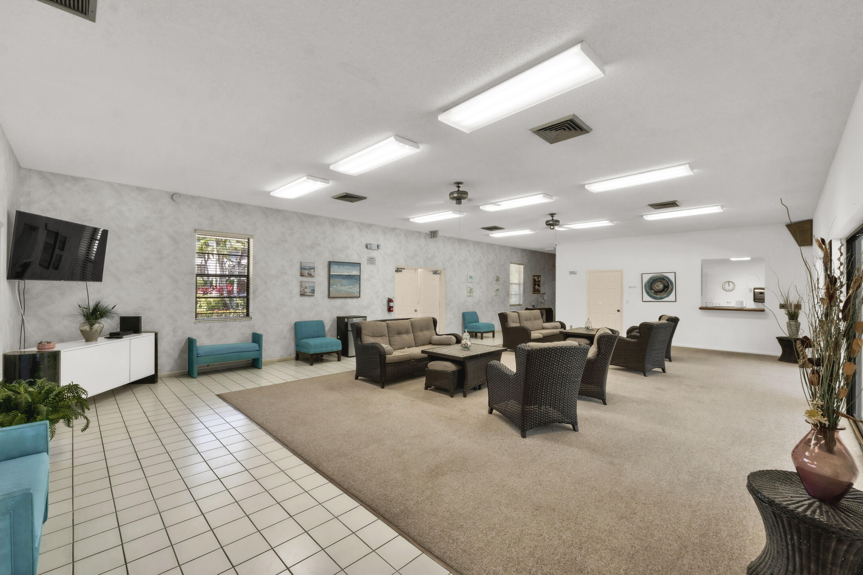 WHITEHALL CONDO OF THE LANDS OF THE PRESIDENT - Residential