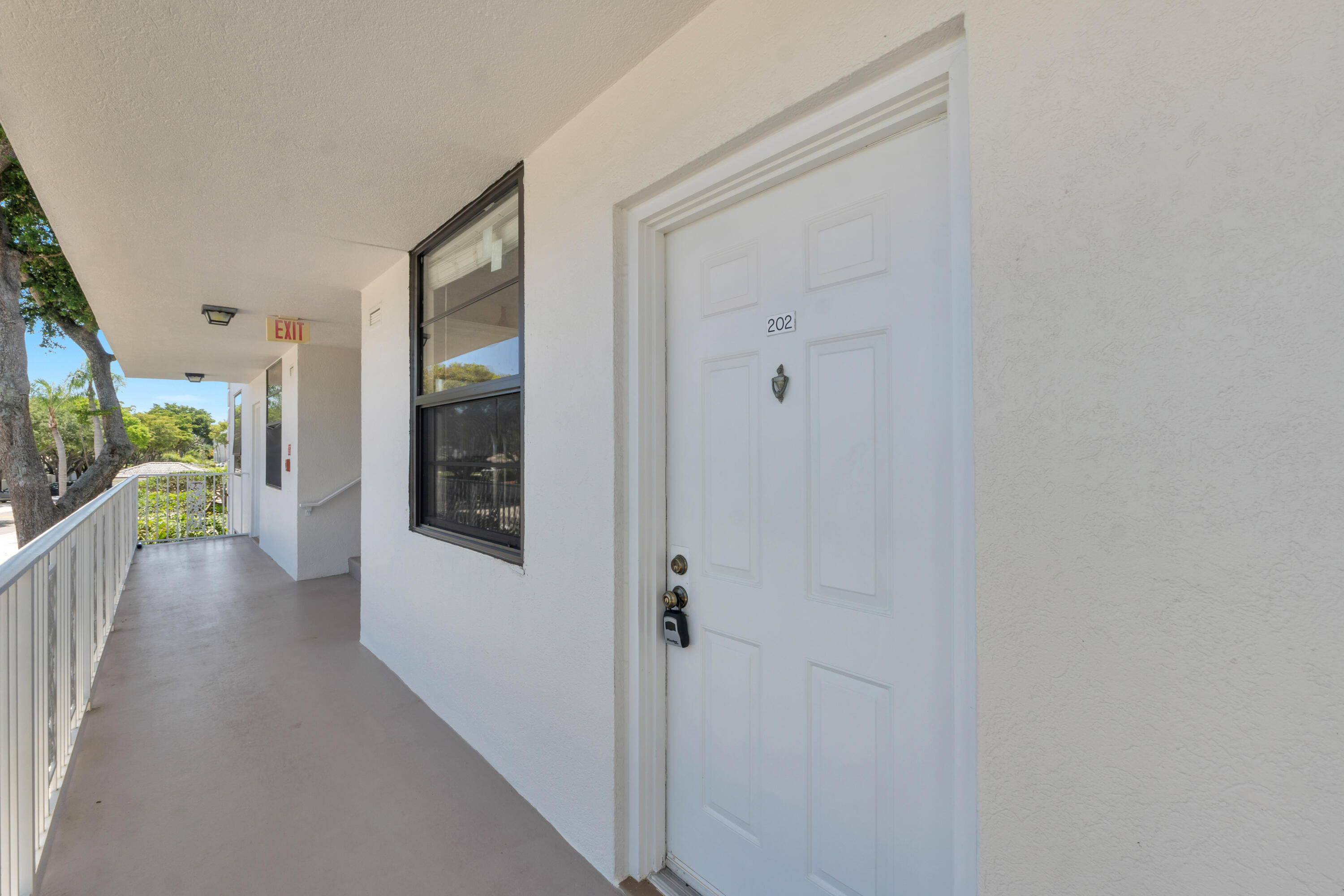 WHITEHALL CONDO OF THE LANDS OF THE PRESIDENT - Residential
