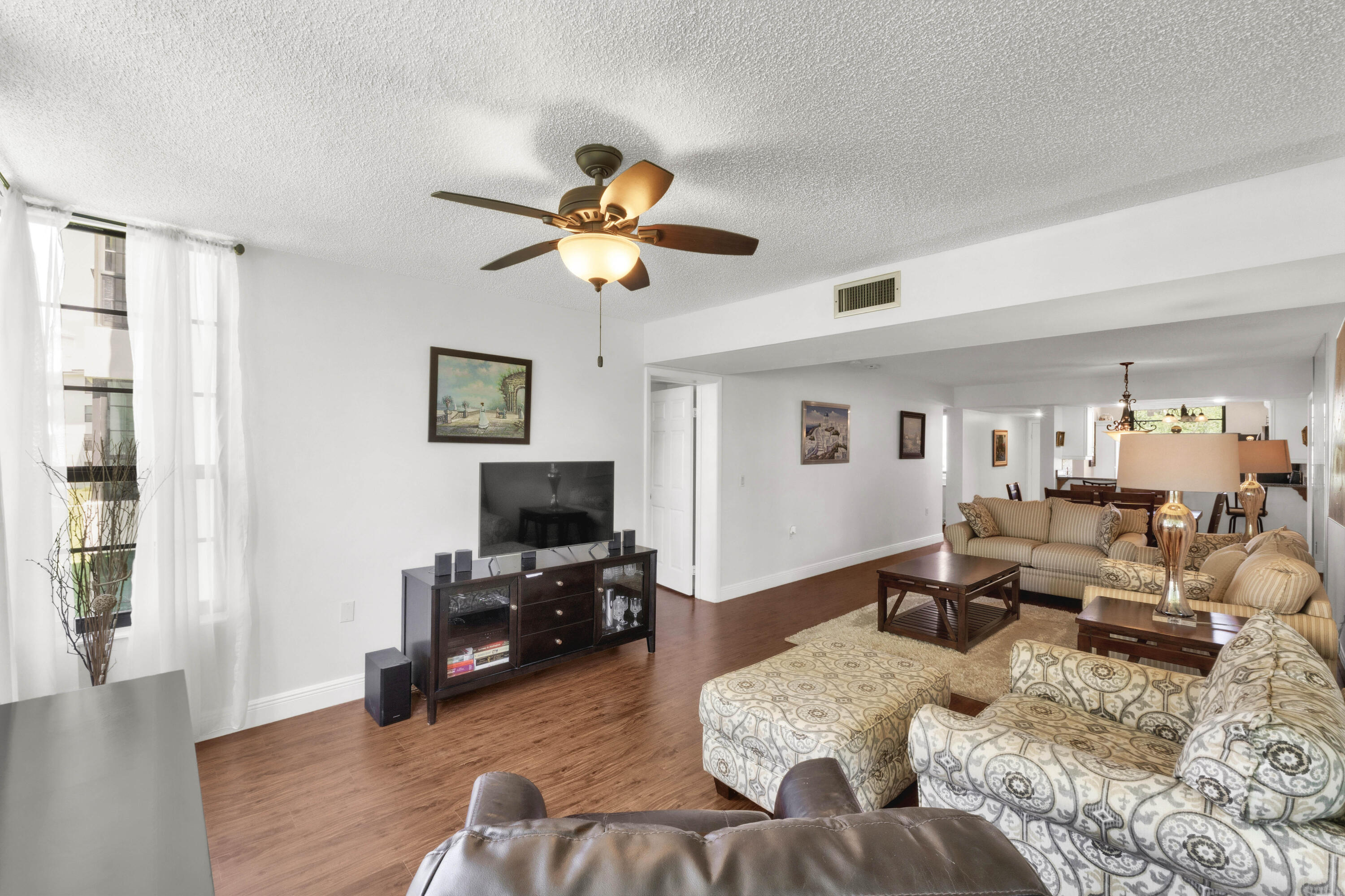 WHITEHALL CONDO OF THE LANDS OF THE PRESIDENT - Residential